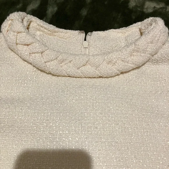 Chic Cream Dress with Braided Collar - Picture 3 of 4